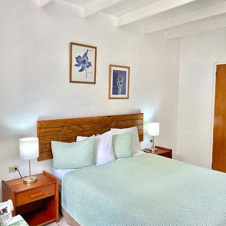 Bananaquit Tobago -Stay Near The Beach Crown Point Exterior foto