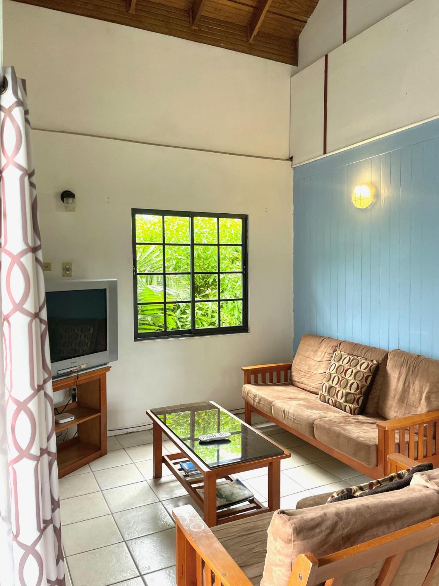 Bananaquit Tobago -Stay Near The Beach Crown Point Exterior foto