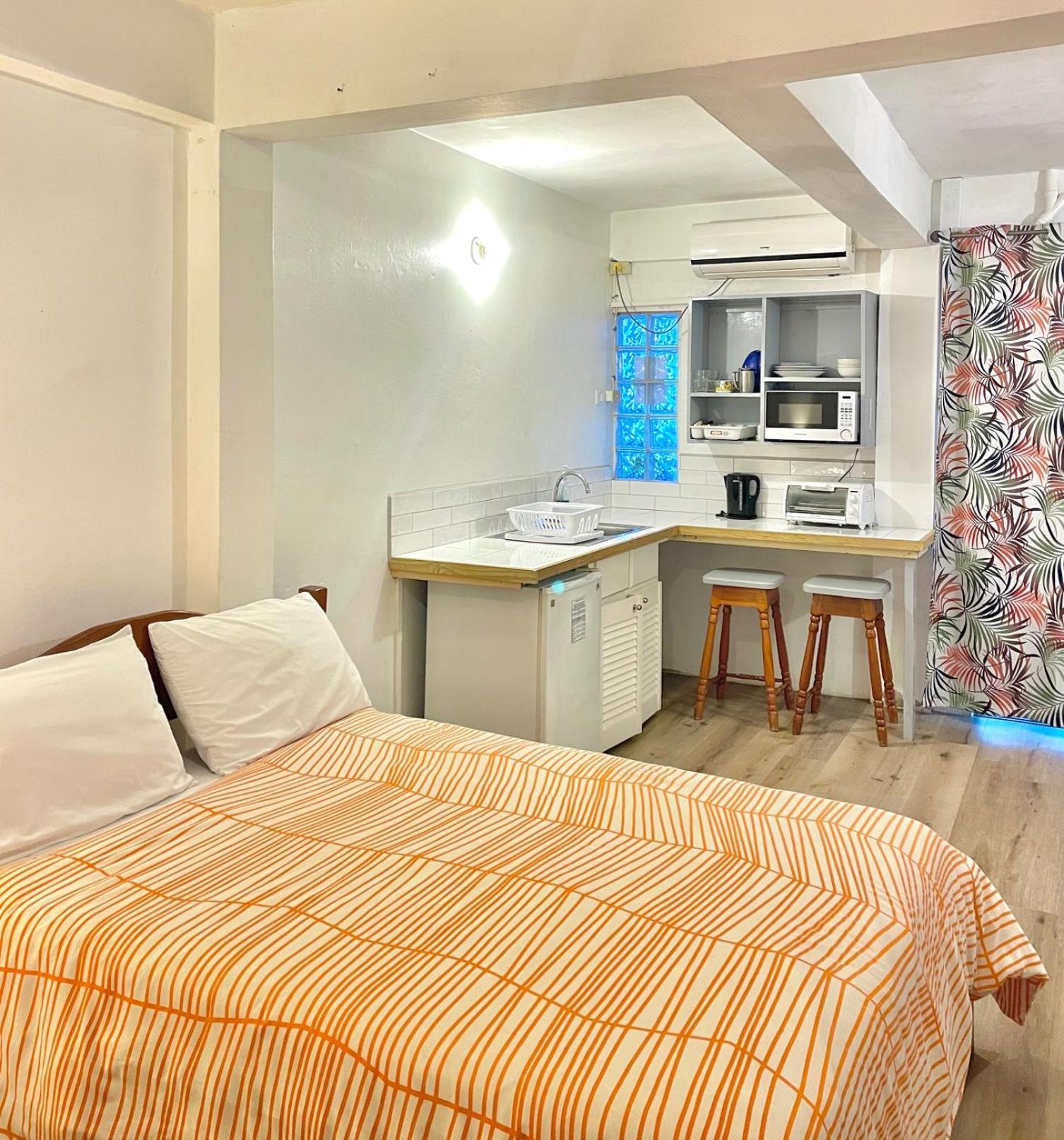Bananaquit Tobago -Stay Near The Beach Crown Point Exterior foto