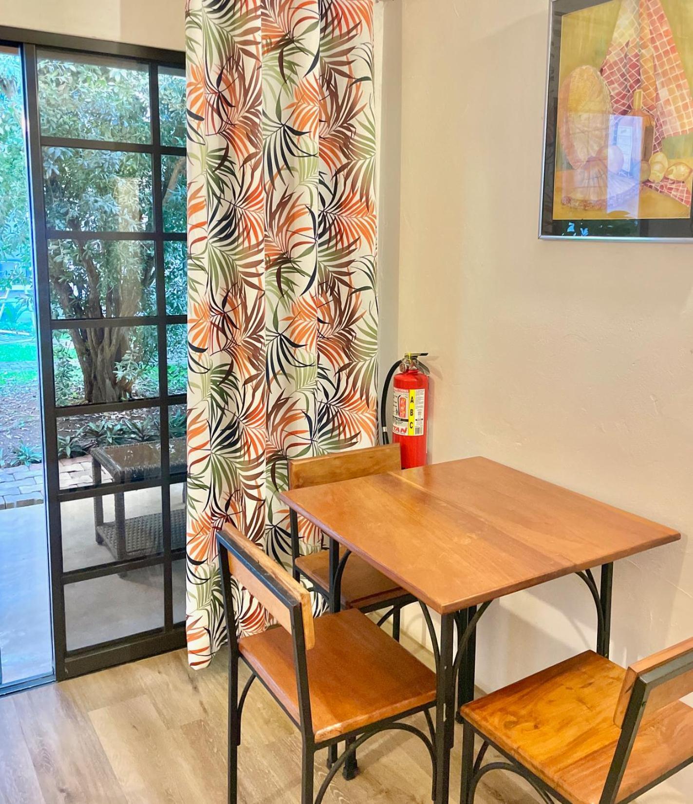 Bananaquit Tobago -Stay Near The Beach Crown Point Exterior foto
